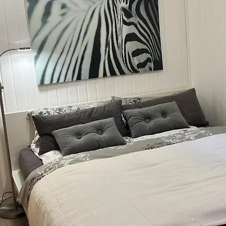 Idyllisches Im Gruenen Mit Fernblick *